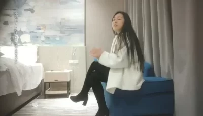 [转载搬运] 探花身材不错的大龄车模  做爱扎起的丸子头也另有一番风味 [1v+676m][百度盘]