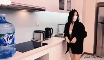 [转载搬运] [MP4/1.2GB]《淫蕩女仆》「我們有特殊服務您要試一下嗎？」... [1V+1.2GB][bt种子]