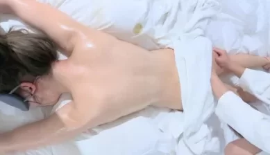 极品白嫩富二代女神做私密按摩和技师发生的爱情 [46:36]