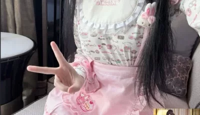 [转载搬运] 被金主爸爸蹂躏爆操 撅高高屁股主动用小穴温暖爸爸的大鸡巴 [1+900m][百度盘]