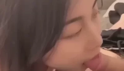 [转载搬运] 极品超嫩身材00后美少女 趴窗边翘起小PP迎接大肉棒入嫩B [17V+17.2G][百度盘]