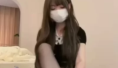 [转载搬运] 之遇 - 萌妹高跟 黑过膝袜 裸足 羞辱 挑鞋 [1V+1.87GB][百度盘]